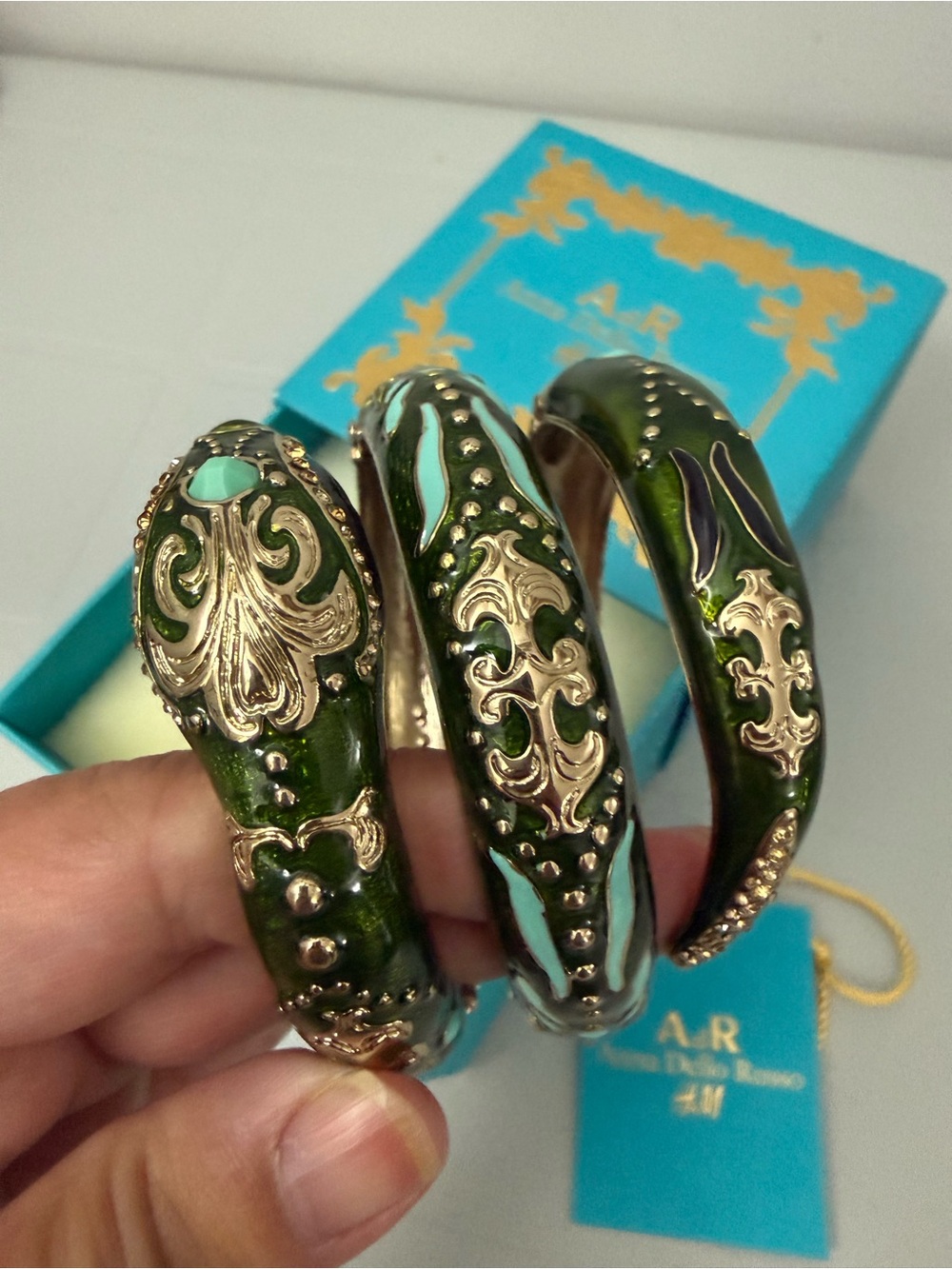 Anna Dello Russo x H&M Green Enamel and Gold-Tone Decorative Bangle Bracelet Set